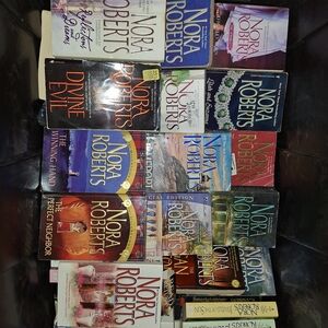 Lot of 10 Nora Roberts Books